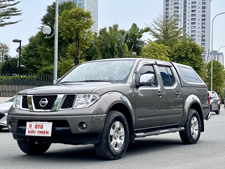 Nissan Navara 25AT máy dầu 2 cầu 2013